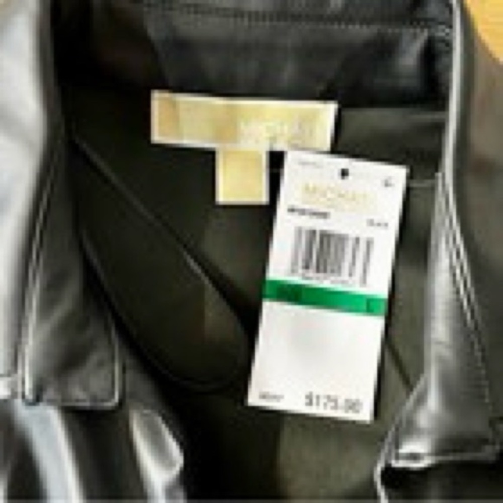 LN MICHAEL Michael KORS Faux Leather Faux Wrap Dress. Crossover V-Neck. - Picture 7 of 7